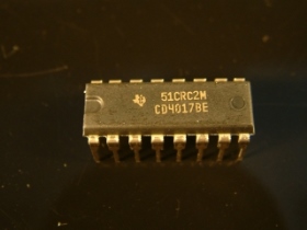 IC4017TU CD4017BE TI