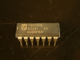 IC74HC00HEF 74HC00N HEF