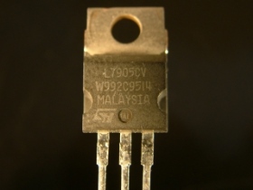 RG7905SGS L7905CV SGS TO-220