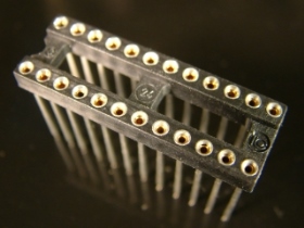 SKT24P18RS 24P圓孔長腳腳座窄腳