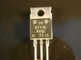 TRBT136 TRIAC BT136-600E