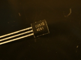 TRC2570 2SC2570