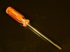 YN10175B LT 101 十字起子 75mm黑頭