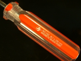 YN102100B LT 102 十字起子 100mm黑頭