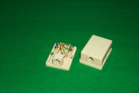 LS-911C4 4芯電話盒-無印刷-長金針-防滑
